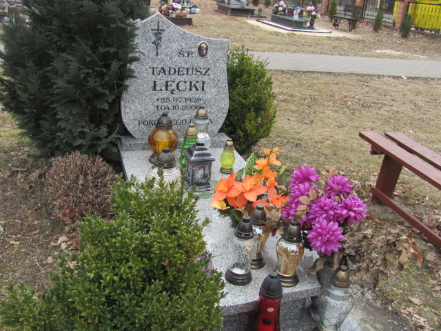 Grób Tadeusz Łęcki